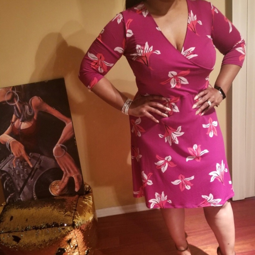 Leota magenta with lillies size medium